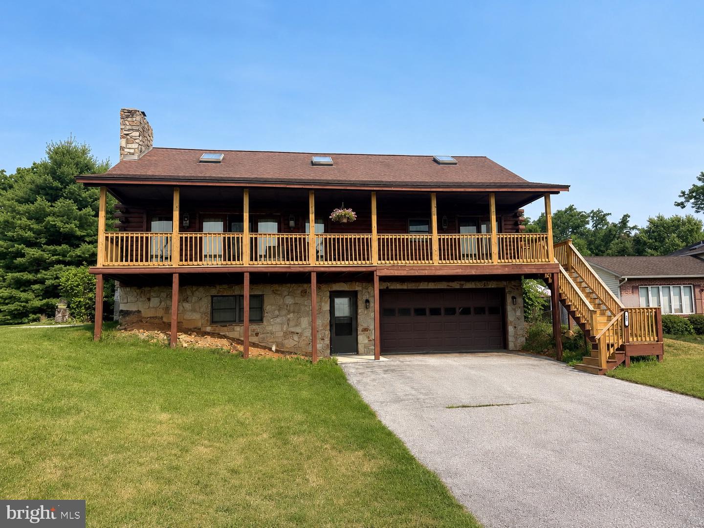 19 Lake Meade Dr Property Photo 1