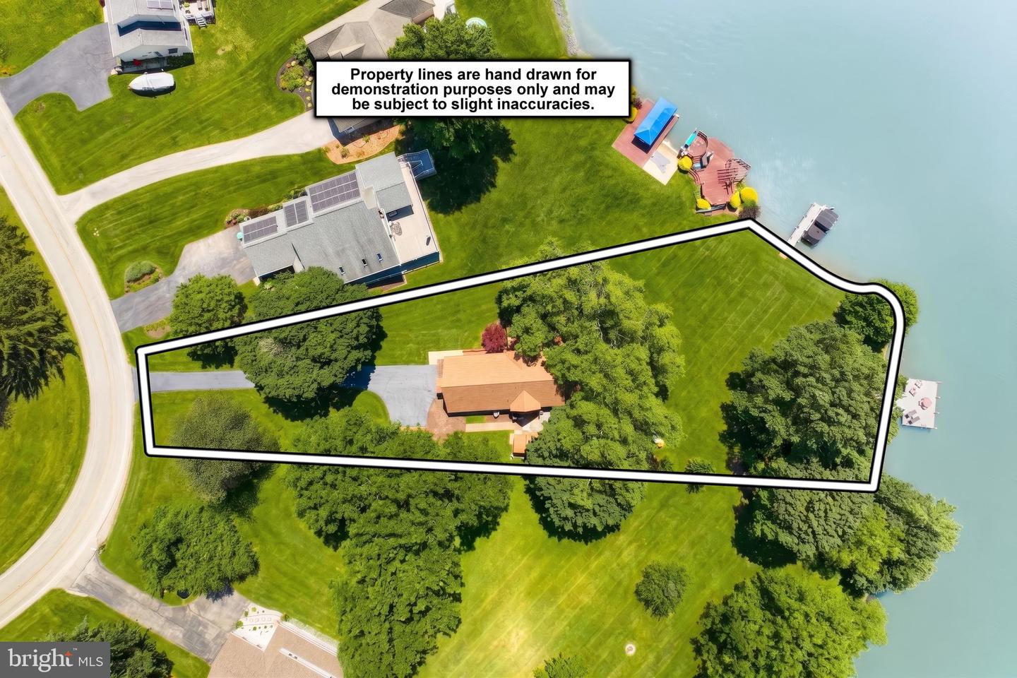 408 Lake Meade Dr Property Photo 6