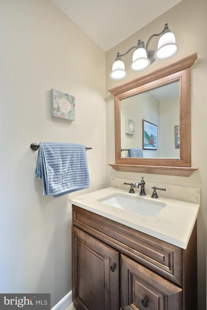408 Lake Meade Dr Property Photo 70