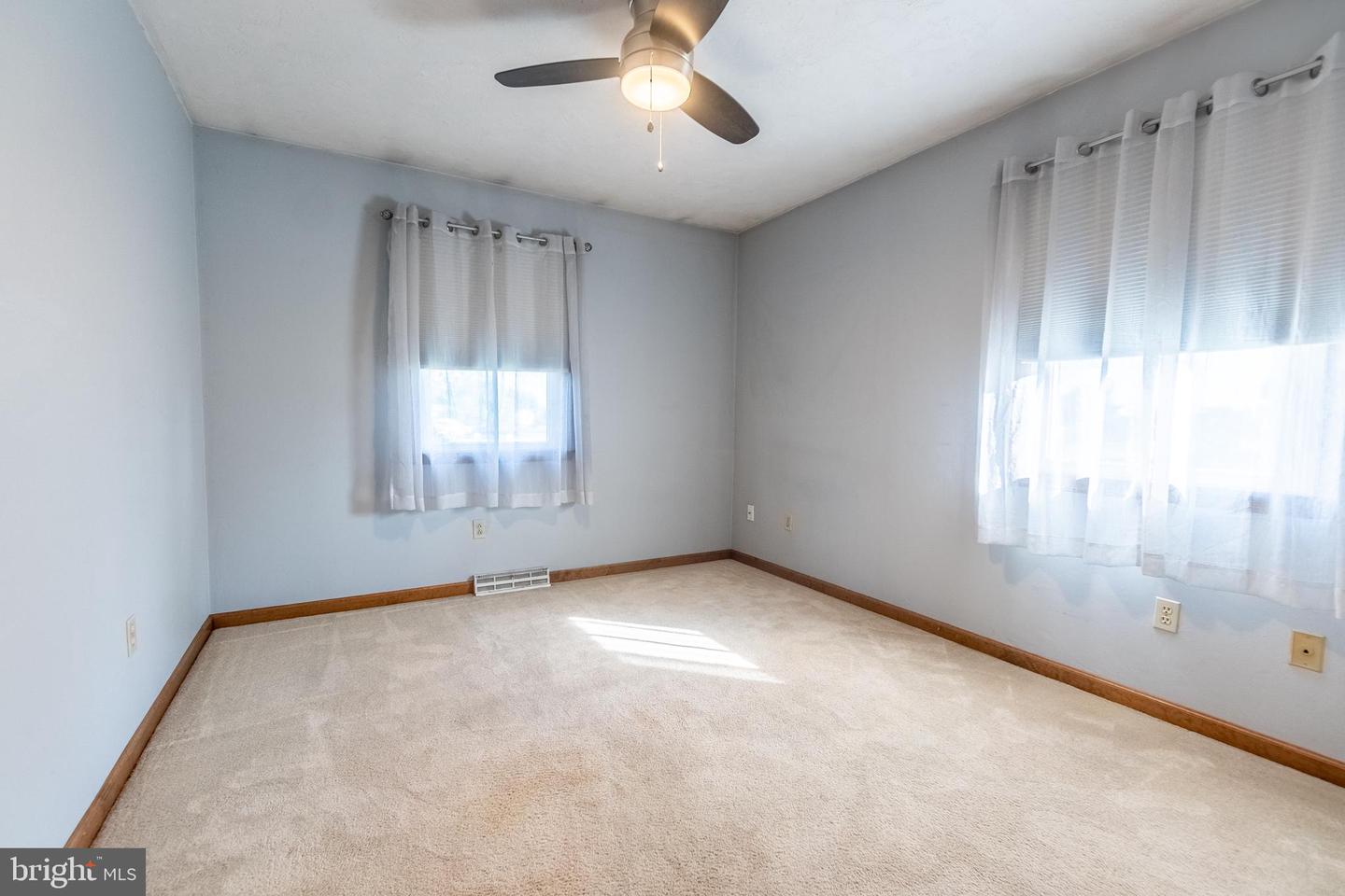 677 Poplar St Property Photo 11