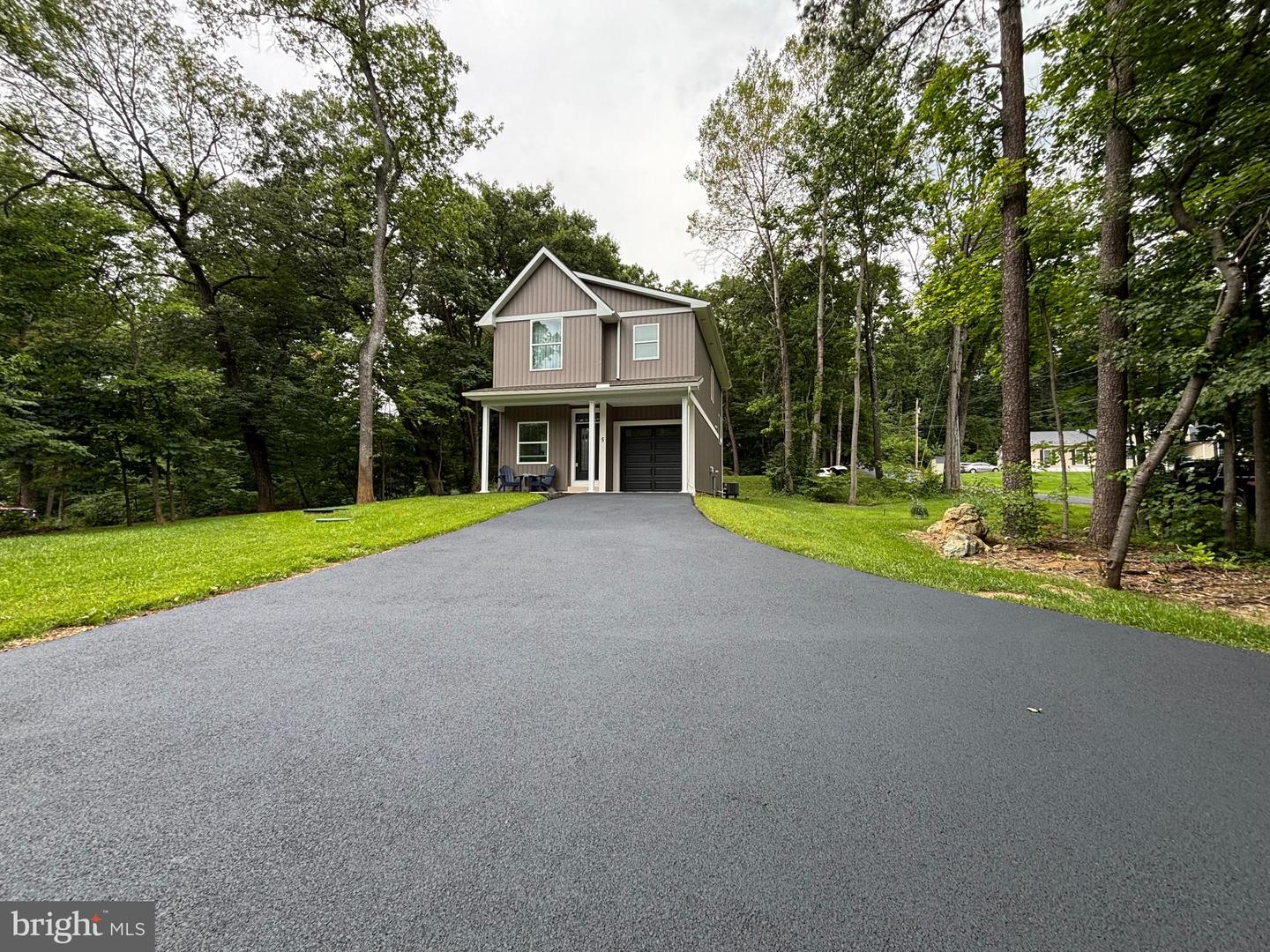 5 Lakeside Trl Property Photo 2