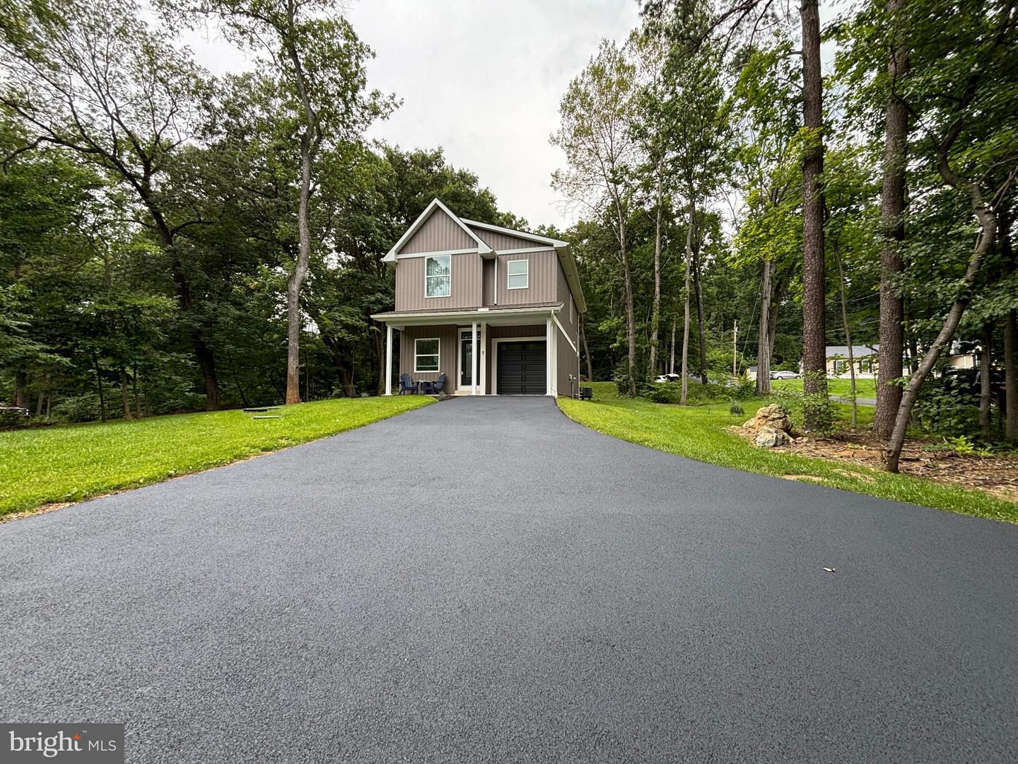 5 Lakeside Trl Property Photo 2