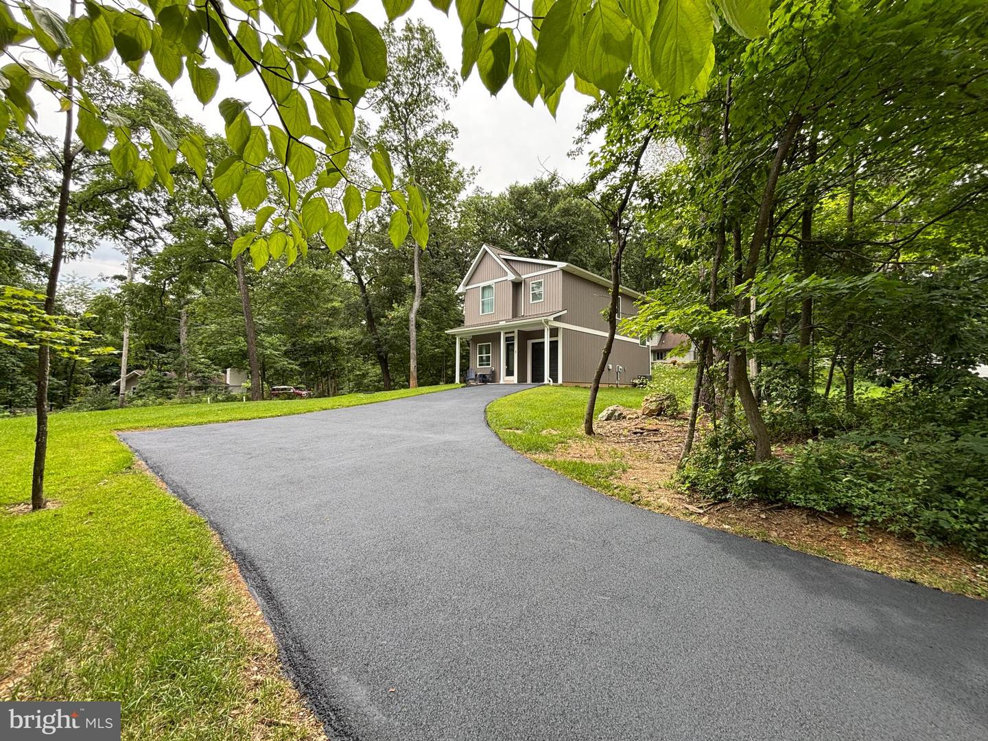 5 Lakeside Trl Property Photo 3