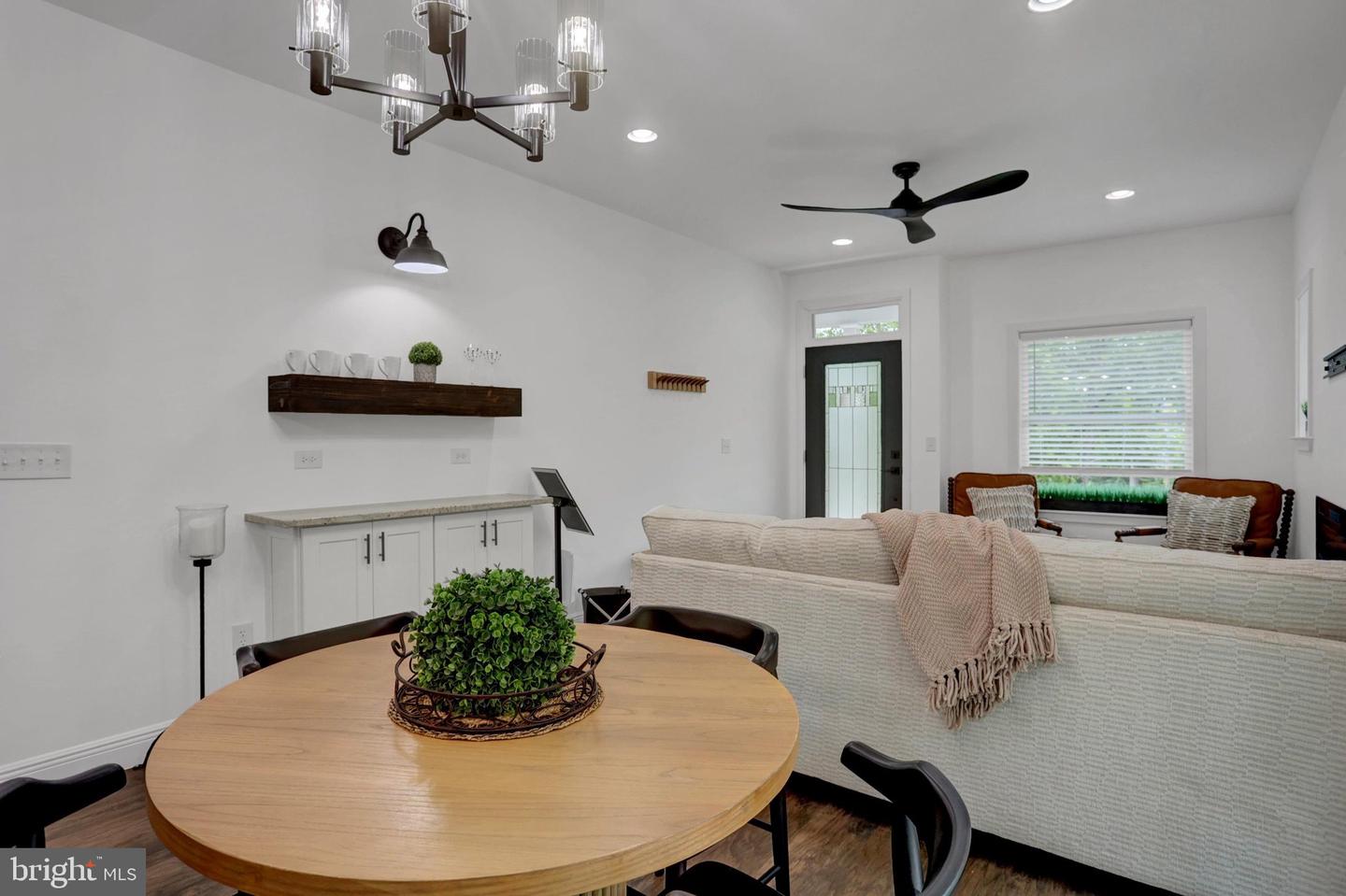 5 Lakeside Trl Property Photo 9
