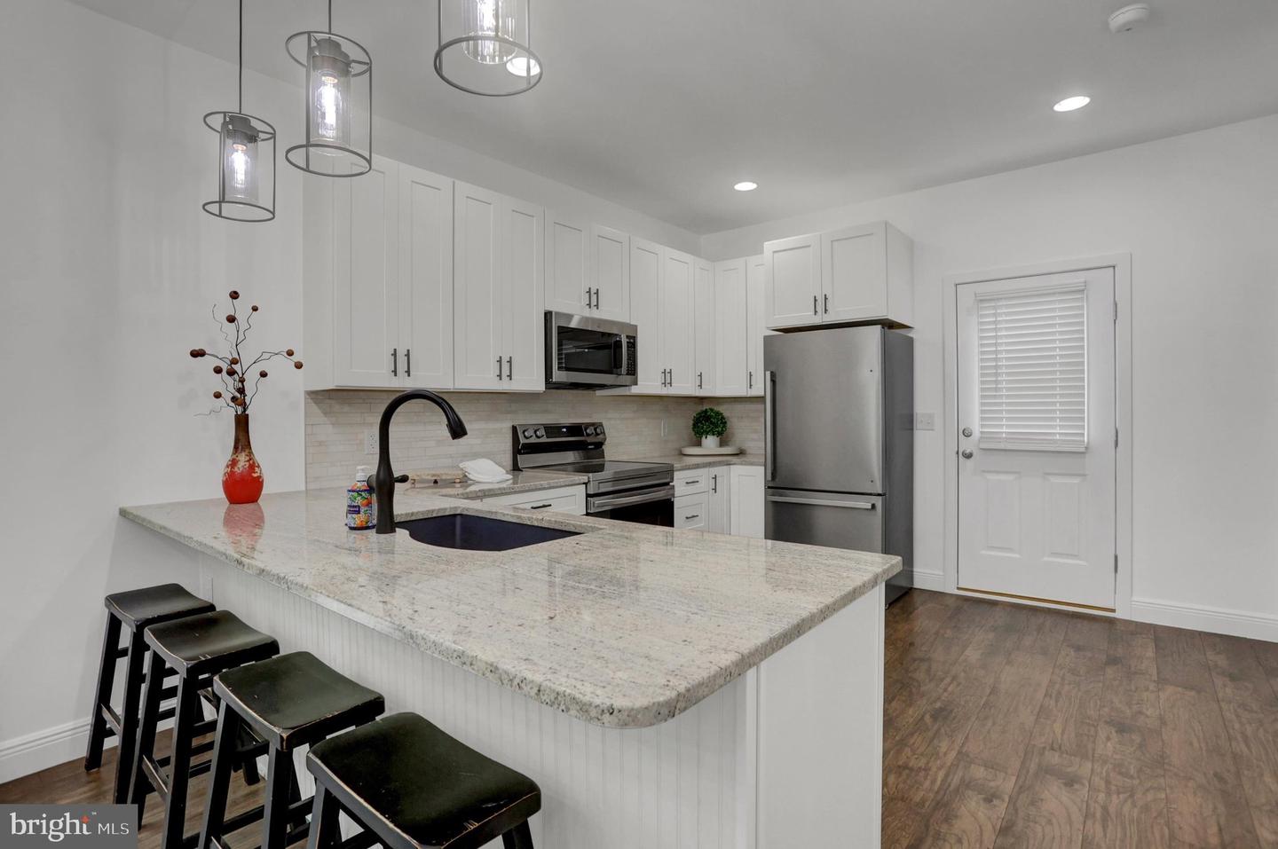 5 Lakeside Trl Property Photo 12