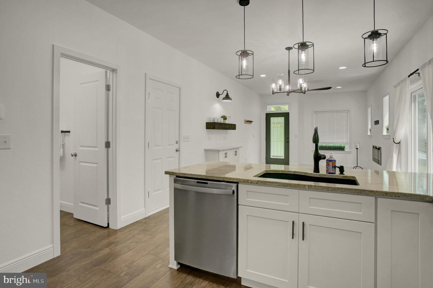 5 Lakeside Trl Property Photo 13