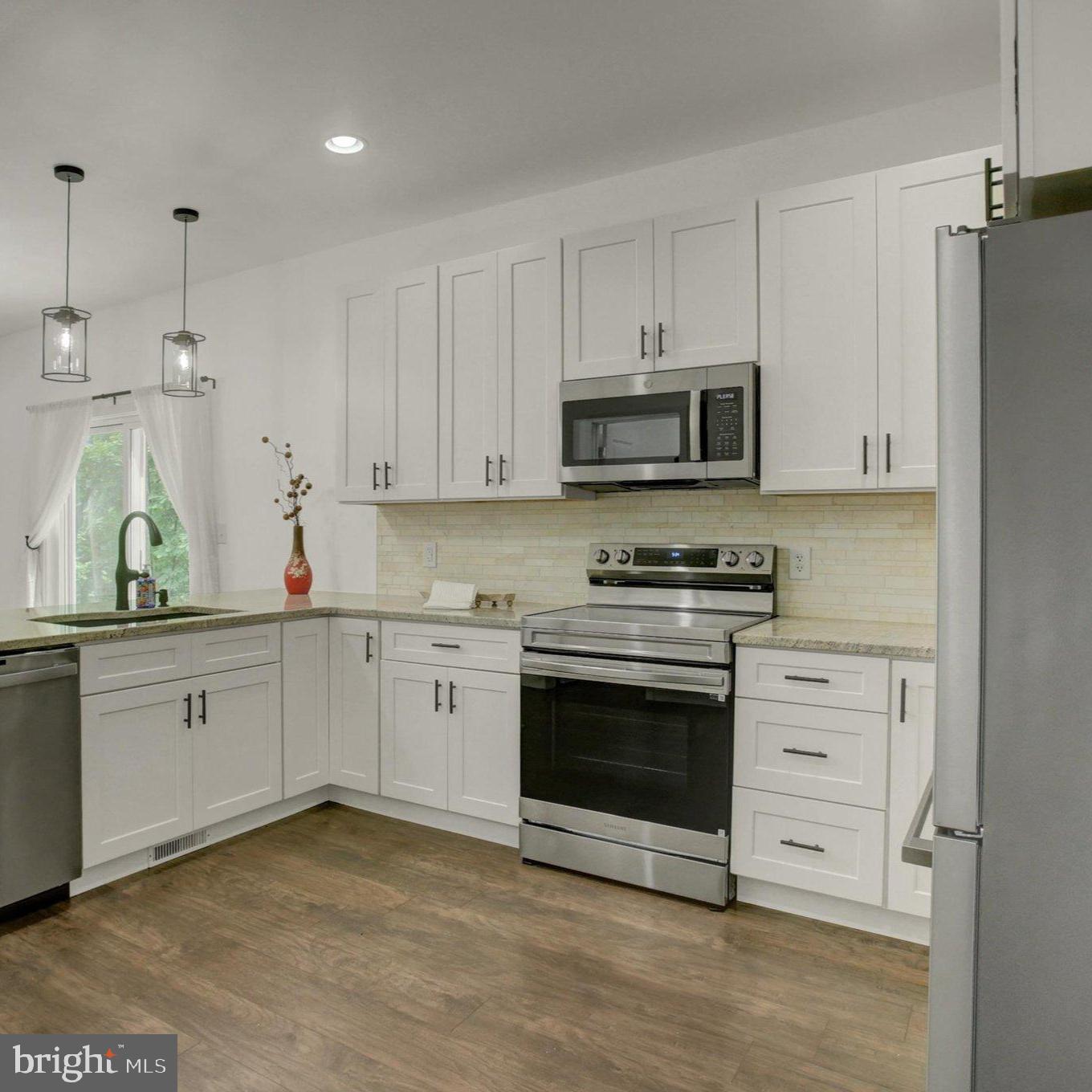 5 Lakeside Trl Property Photo 13
