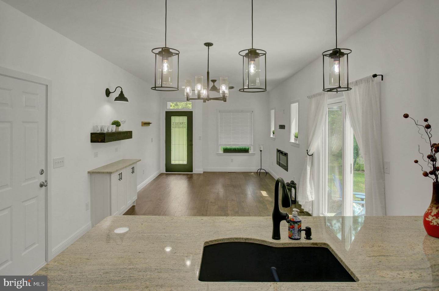5 Lakeside Trl Property Photo 14