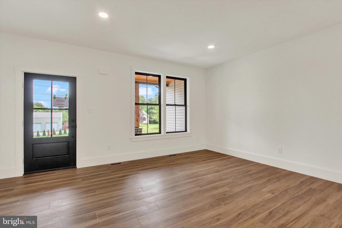 16 Flat Trl Property Photo 7