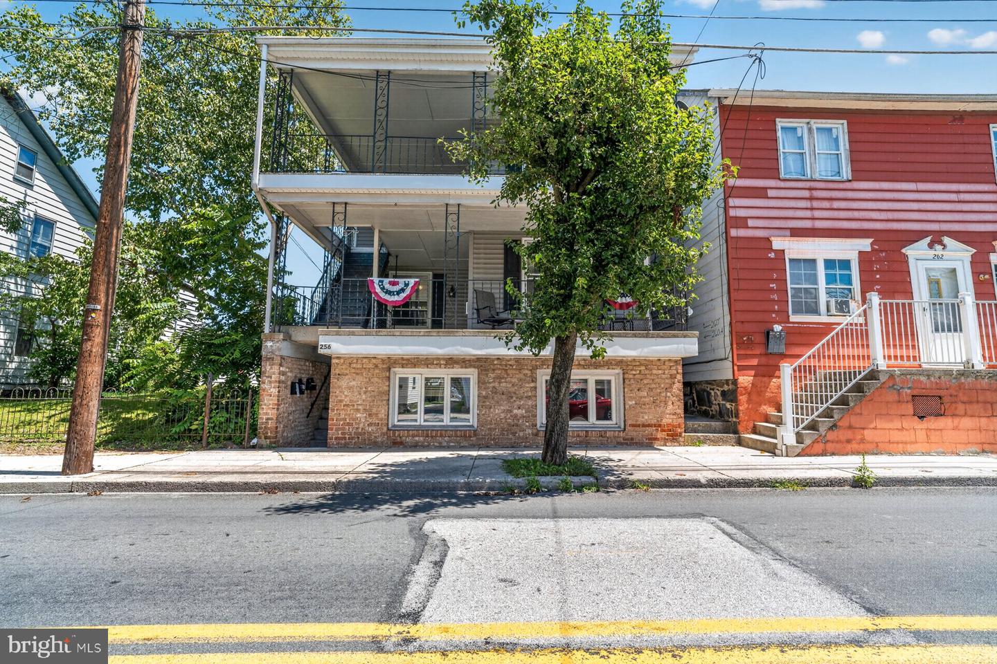 256 S WASHINGTON ST #BASEMENT Property Photo 1