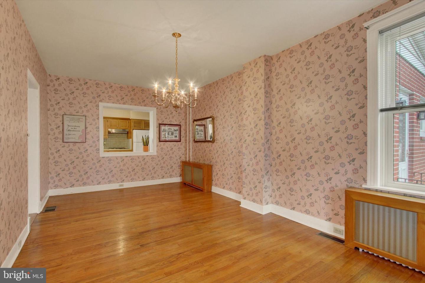 257 E Middle St Property Photo 8