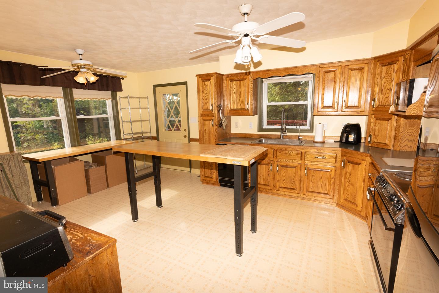 933 Boyle Rd Property Photo 3