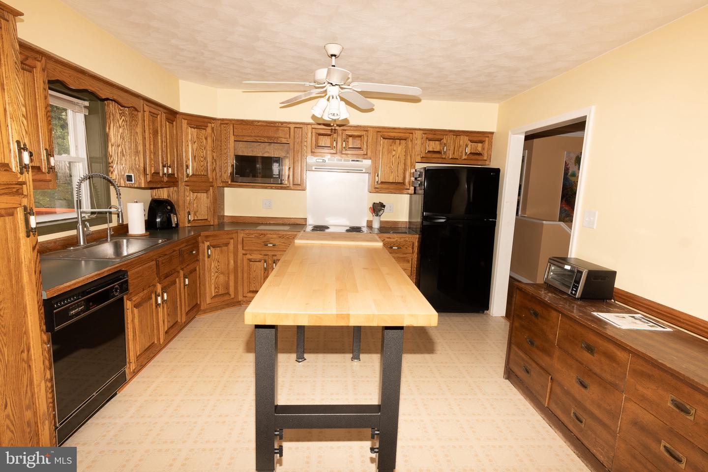 933 Boyle Rd Property Photo 6