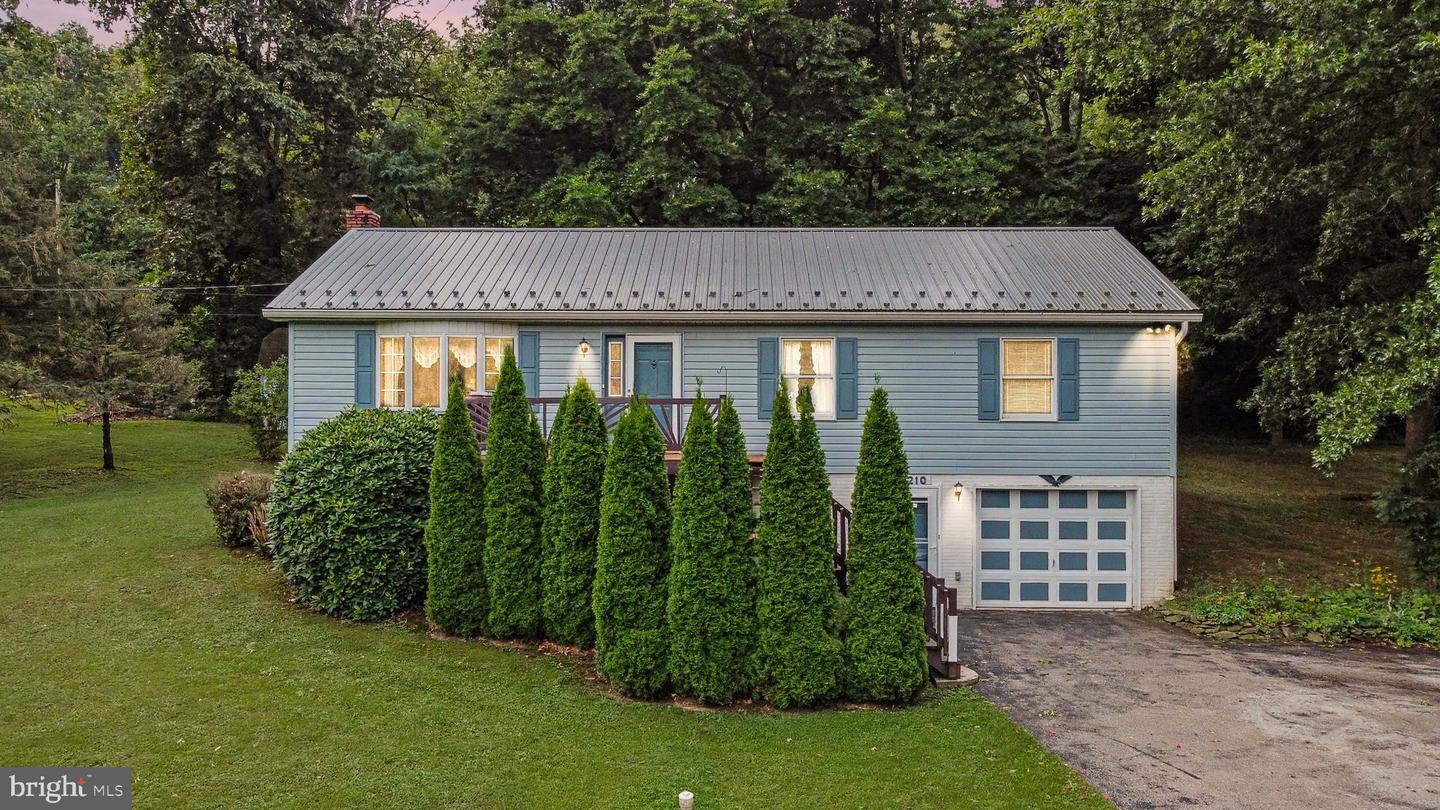 2210 WAYNESBORO PIKE