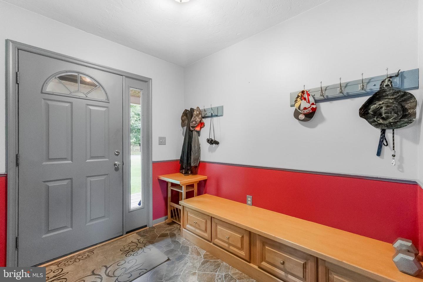 747 Mcglaughlin Rd Property Photo 6