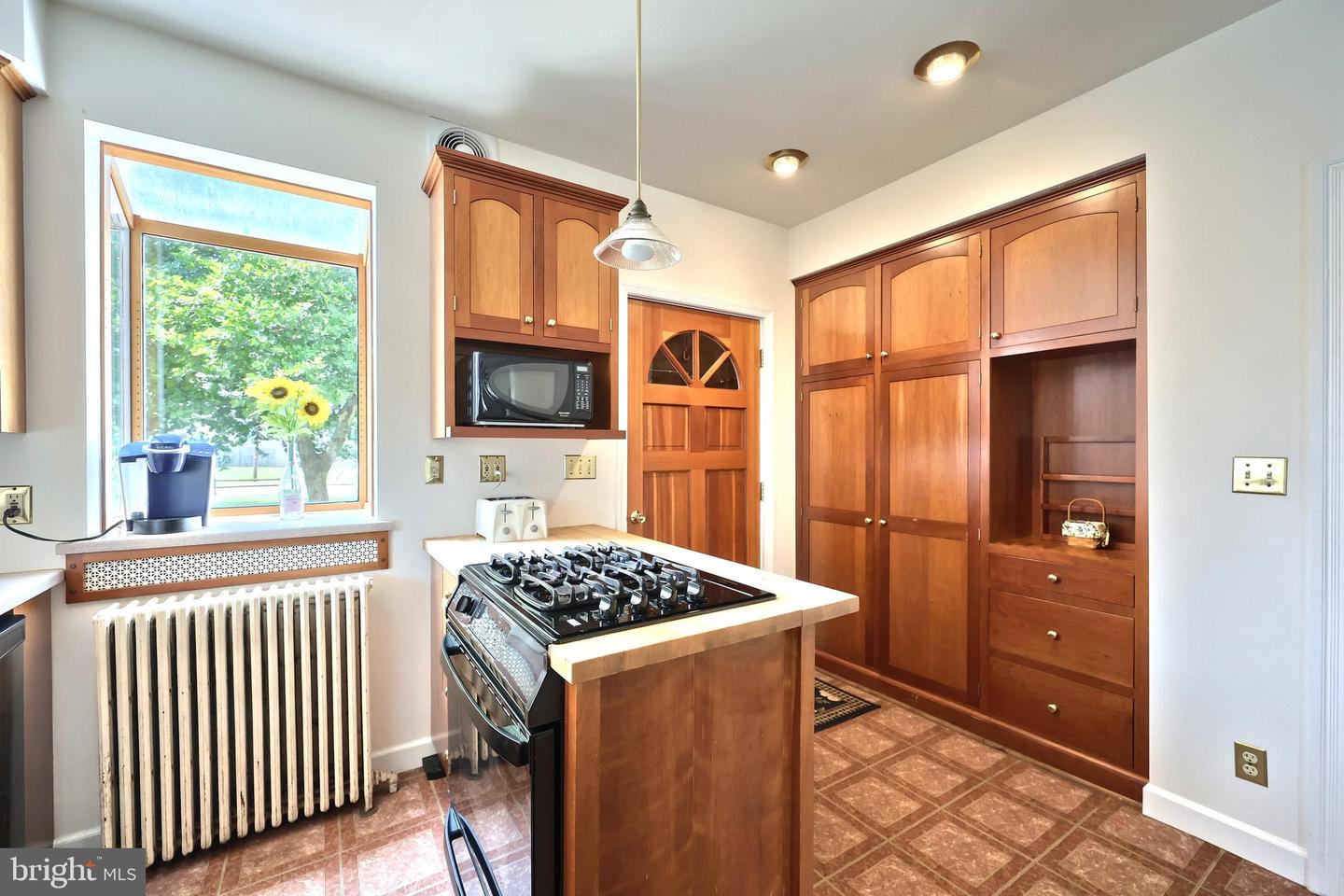412 Carlisle St Property Photo 10