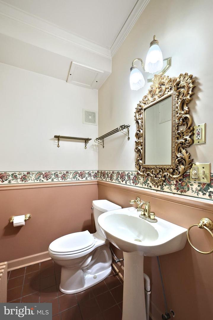 412 Carlisle St Property Photo 13