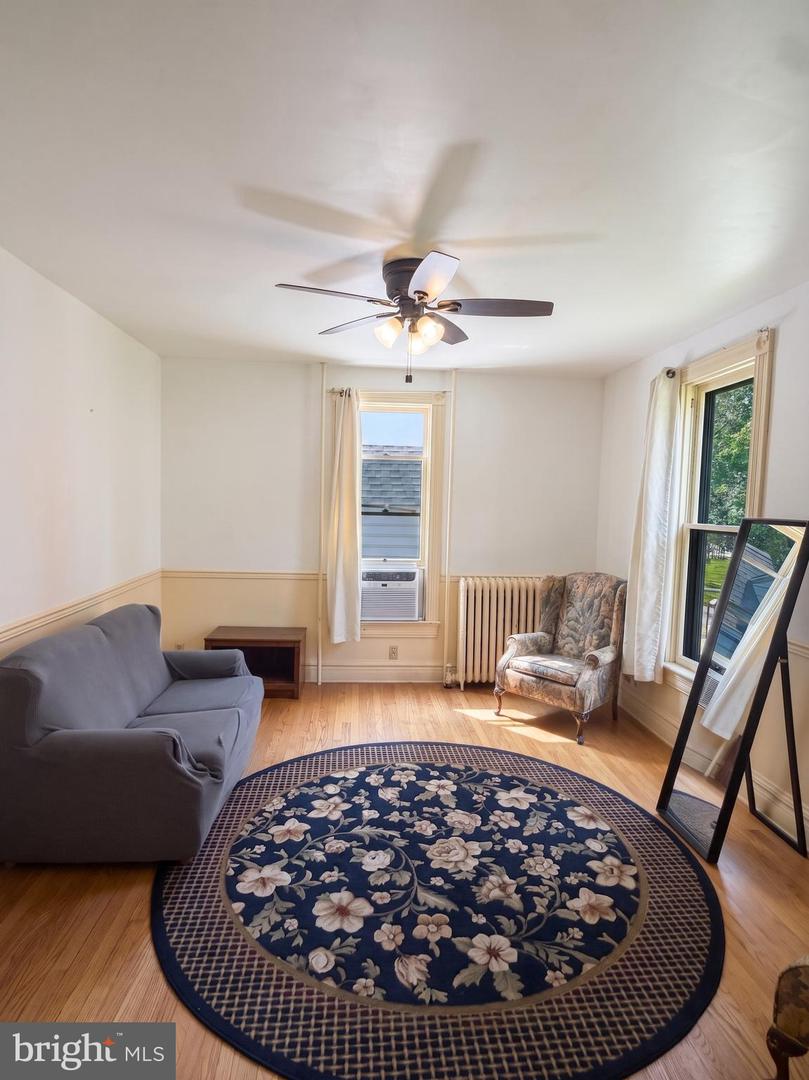 412 Carlisle St Property Photo 16
