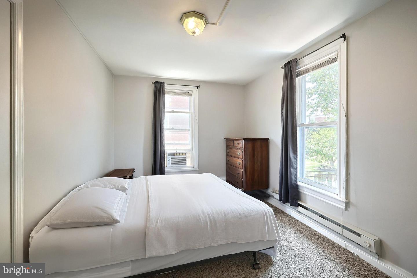 412 Carlisle St Property Photo 17