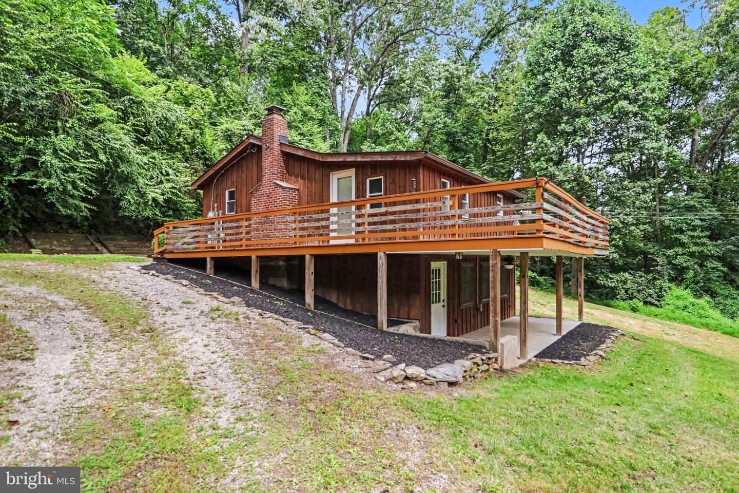 2 Dogwood Dr Property Photo 2