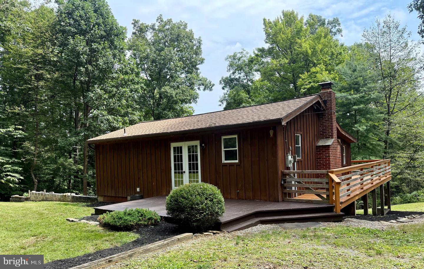 2 Dogwood Dr Property Photo 3