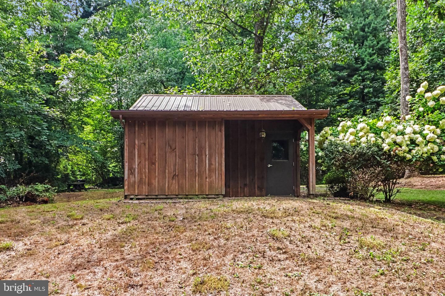 2 Dogwood Dr Property Photo 4
