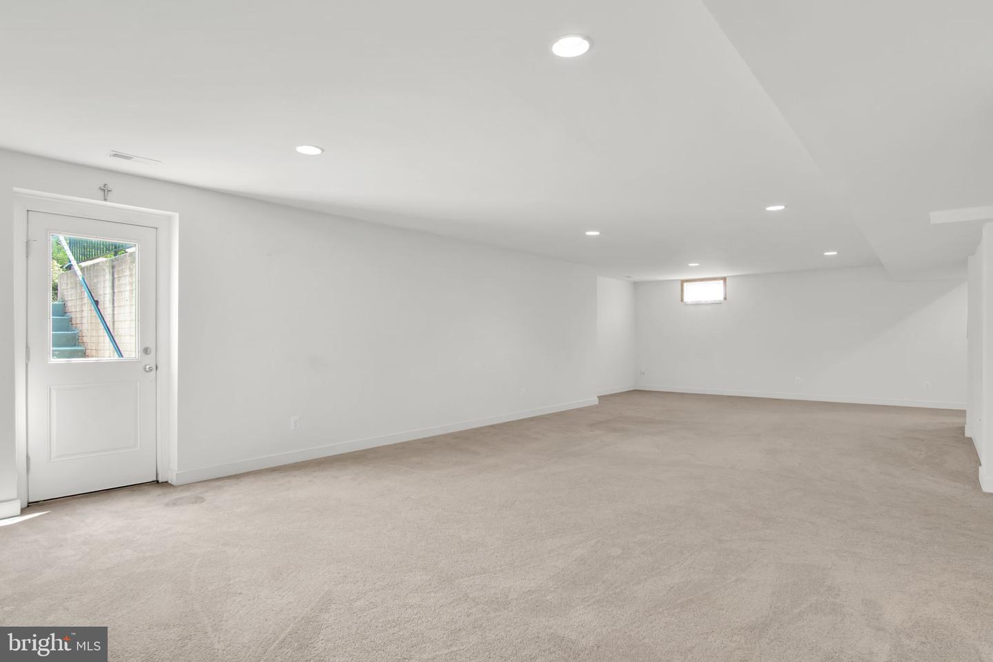 64 Cooper Ln Property Photo 34
