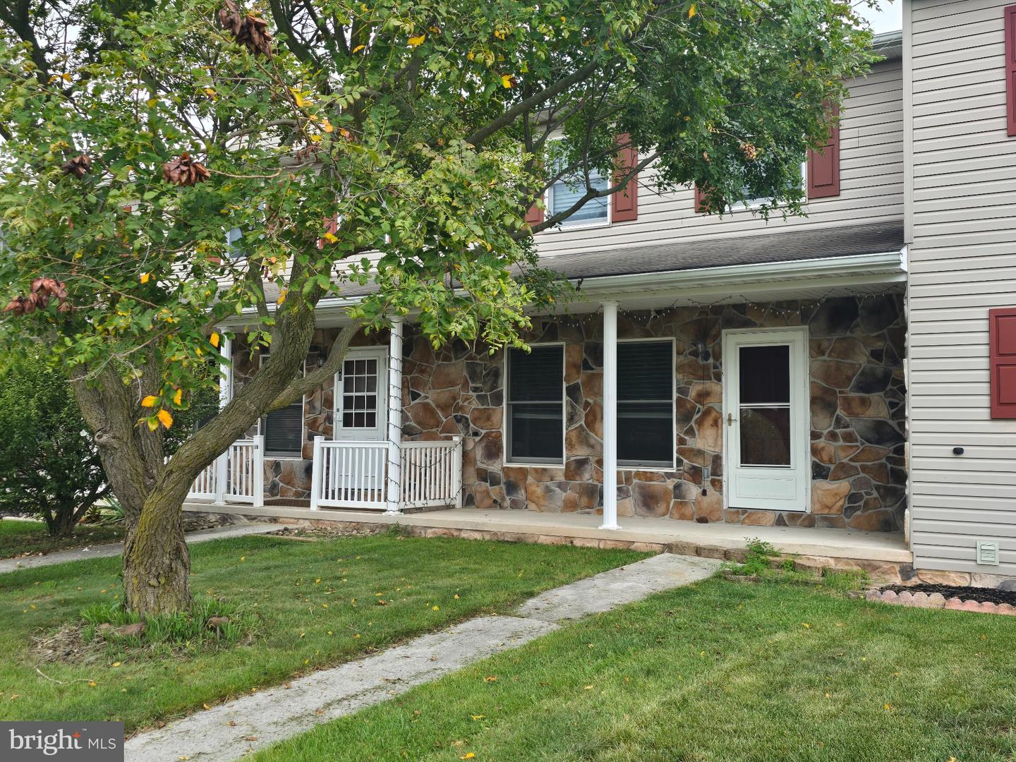 12 Homestead Dr Property Photo 1