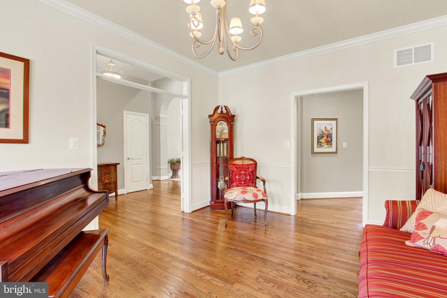 7 Laurel Hill Ct Property Photo 6
