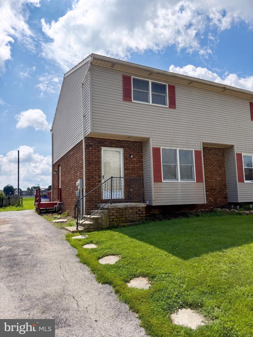 622 CRICKET LN Property Photo 1