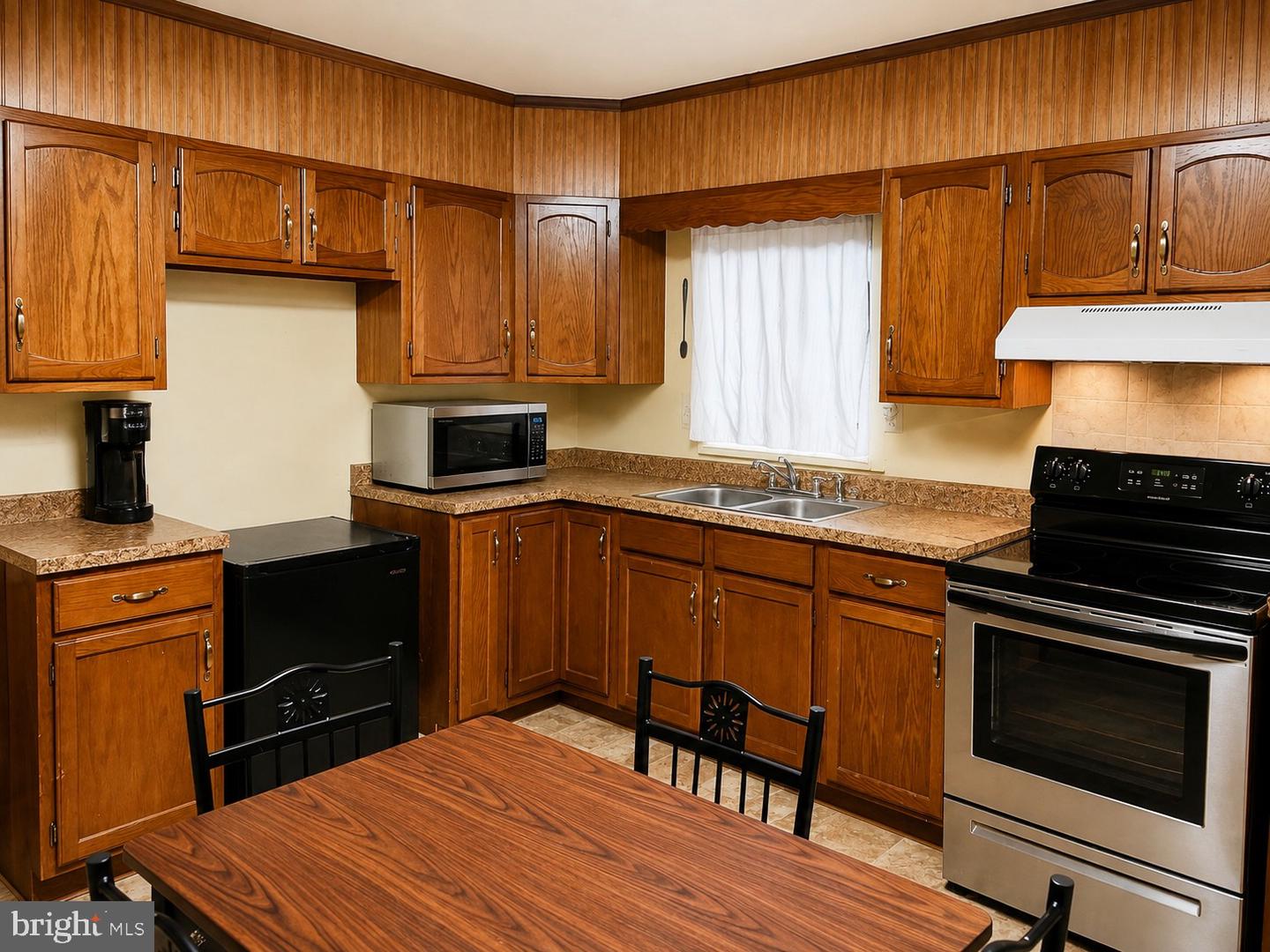 146 Main St #a Property Photo 2
