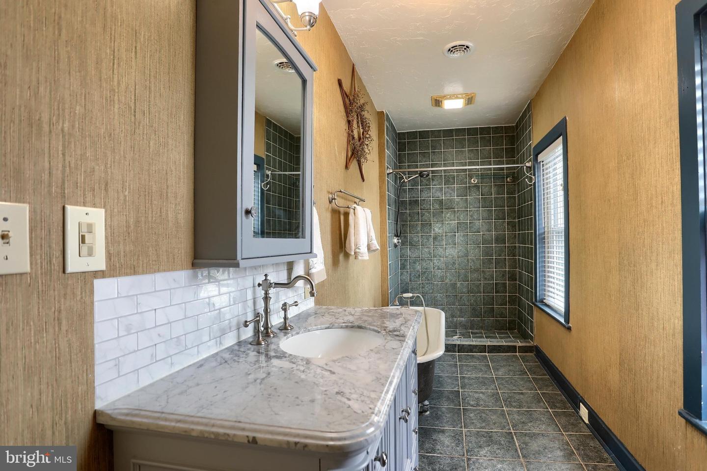 13 Hanover Street Property Photo 25