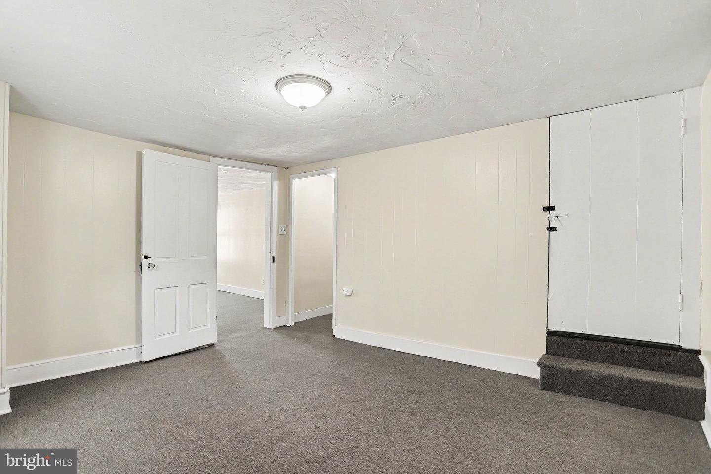 400 S Washington St Property Photo 15