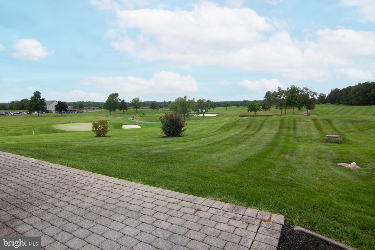 960 Teeter Rd Property Photo 3