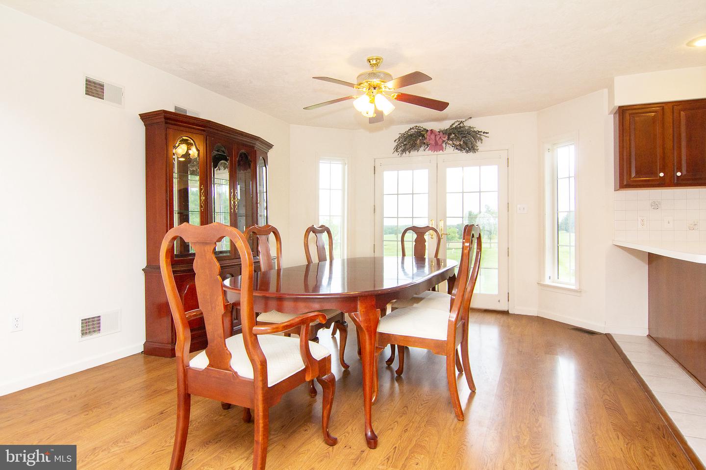 960 Teeter Rd Property Photo 10