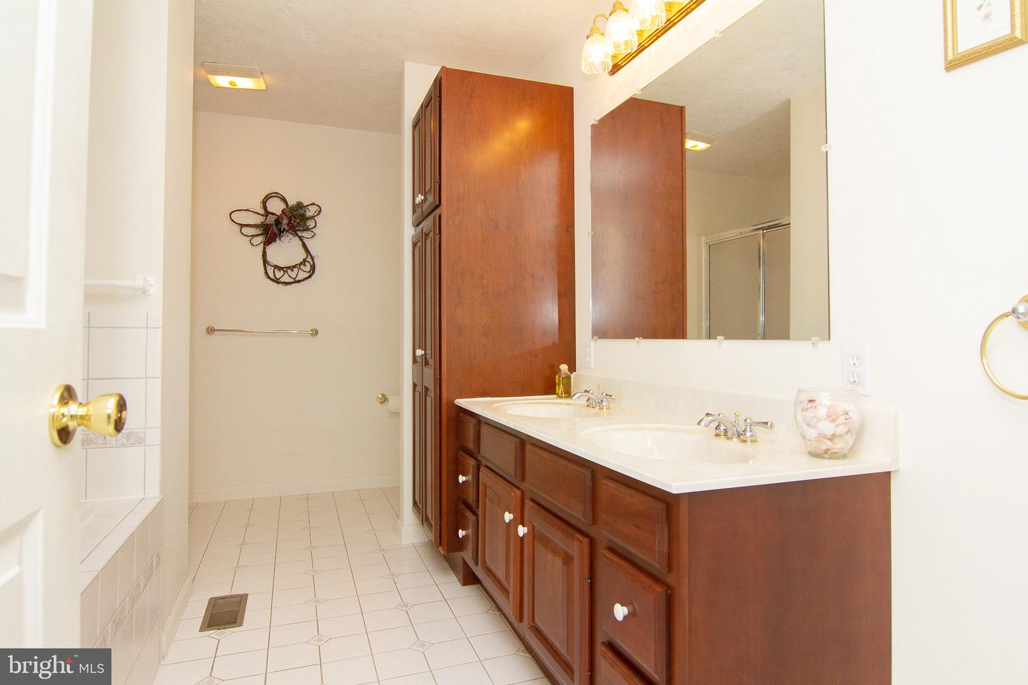 960 Teeter Rd Property Photo 18