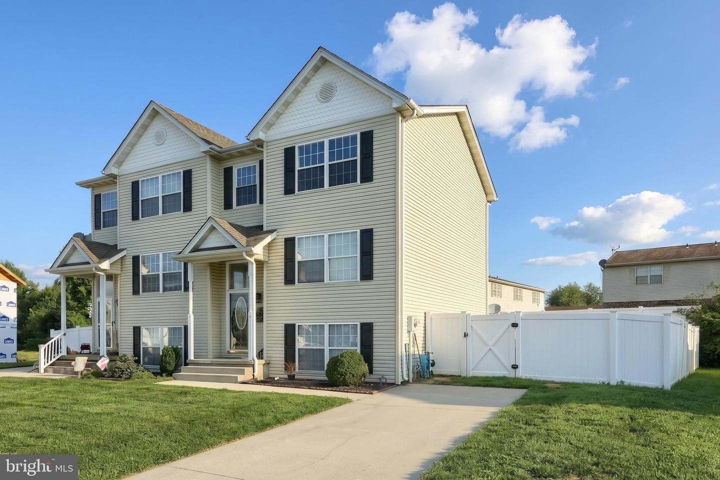 24 Squire Cir Property Photo 2