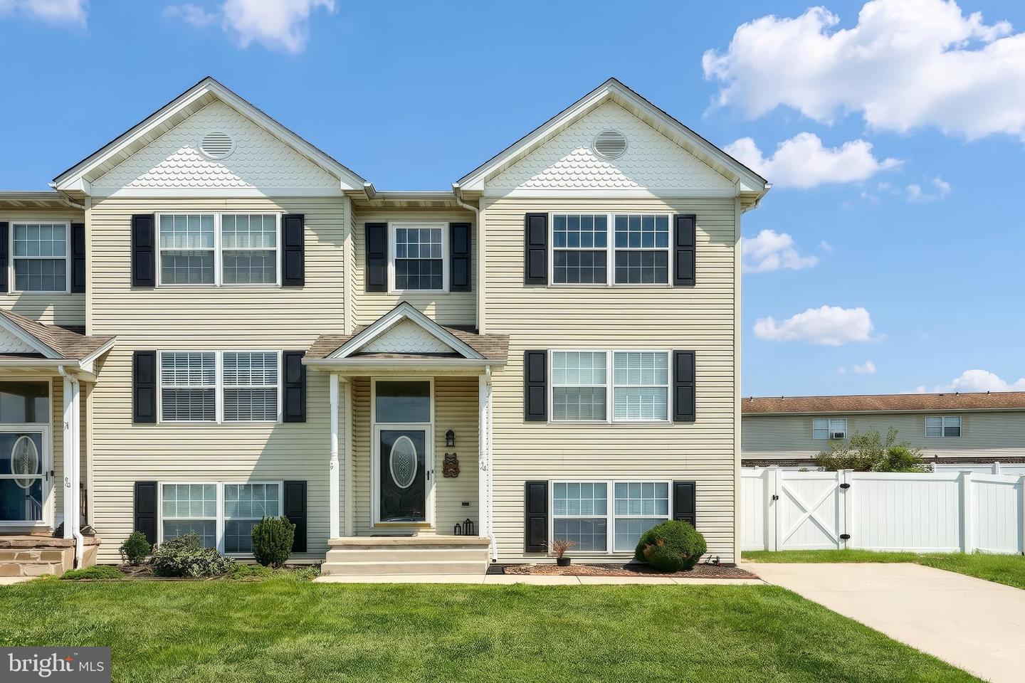 24 Squire Cir Property Photo 3