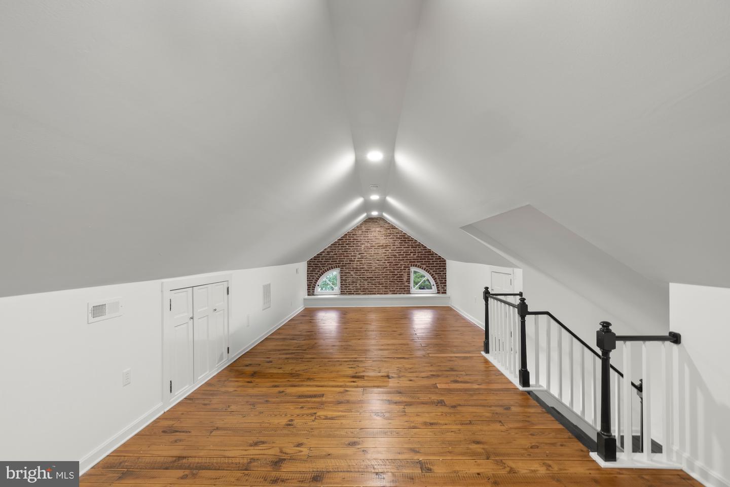 155 W Lincoln Ave Property Photo 48