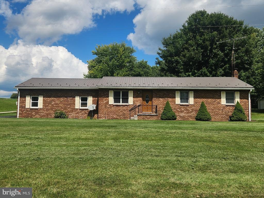 72 High Rock Rd W Property Photo 1