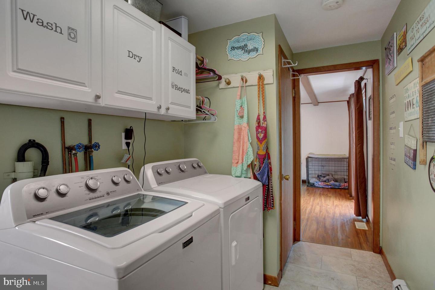 16 Easy St Property Photo 11