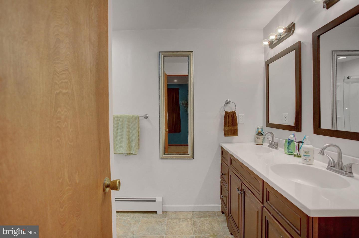 16 Easy St Property Photo 22