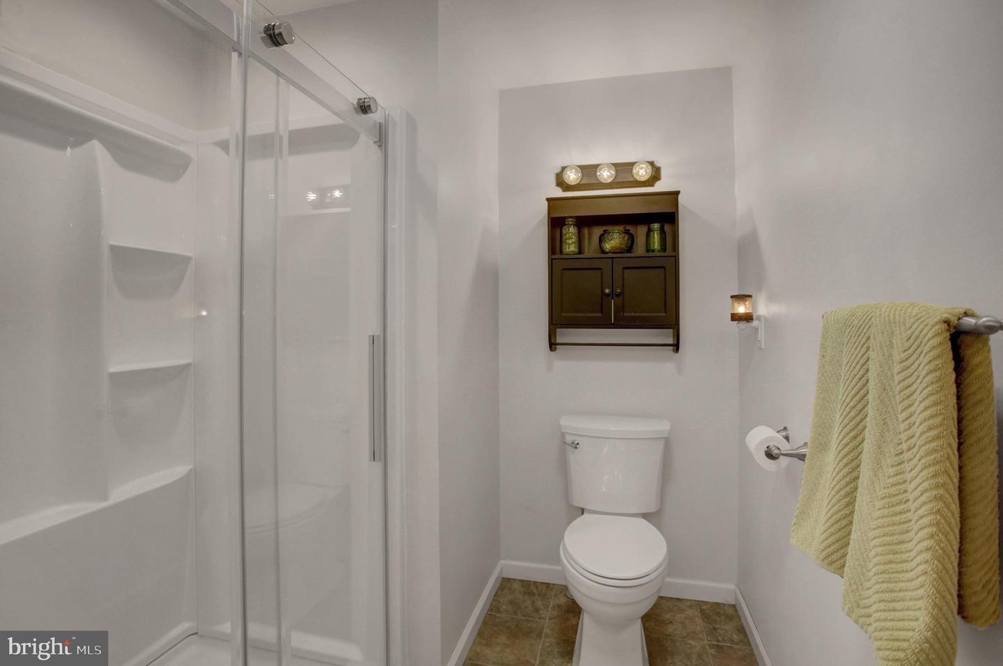 16 Easy St Property Photo 23