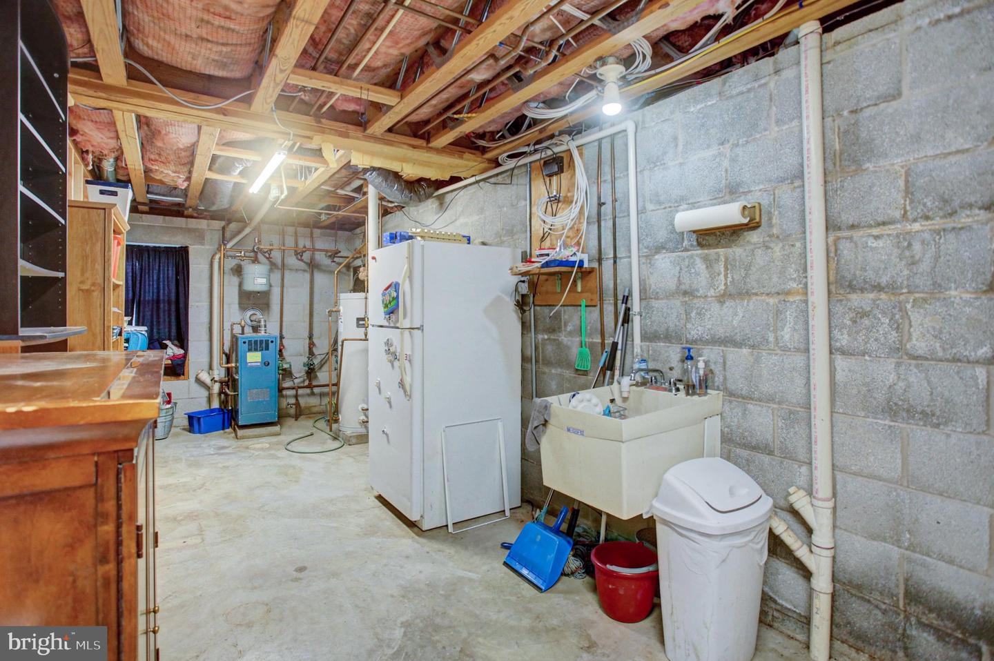 16 Easy St Property Photo 29