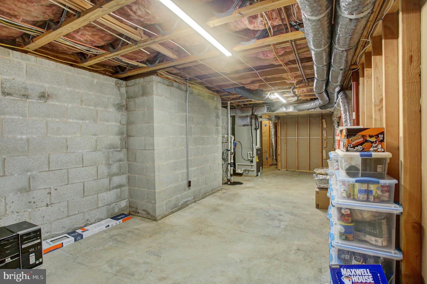 16 Easy St Property Photo 31