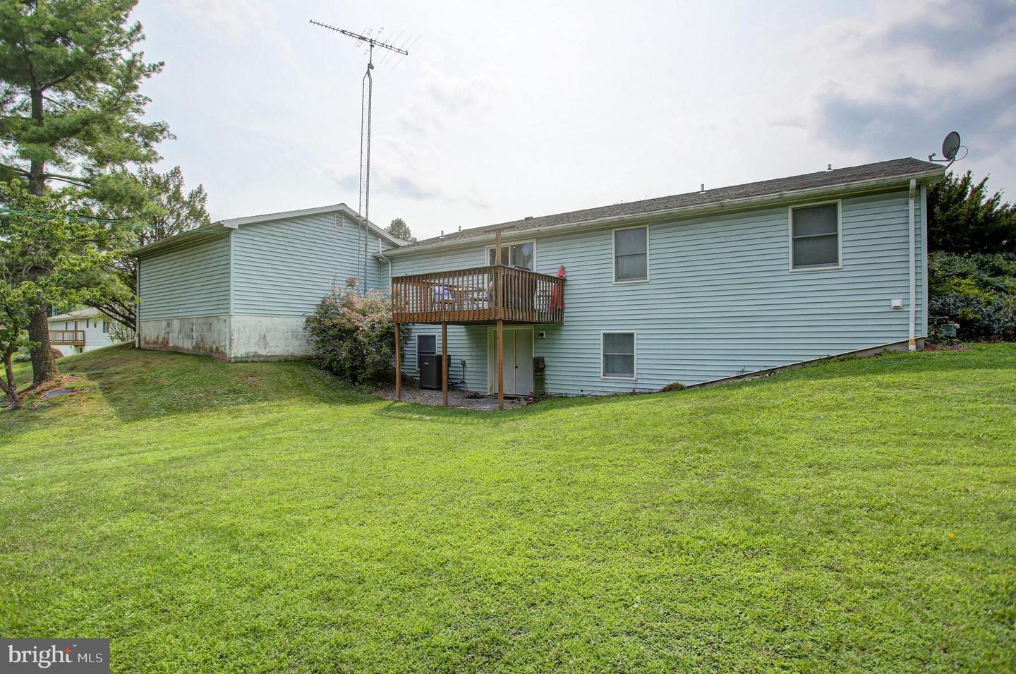 16 Easy St Property Photo 49