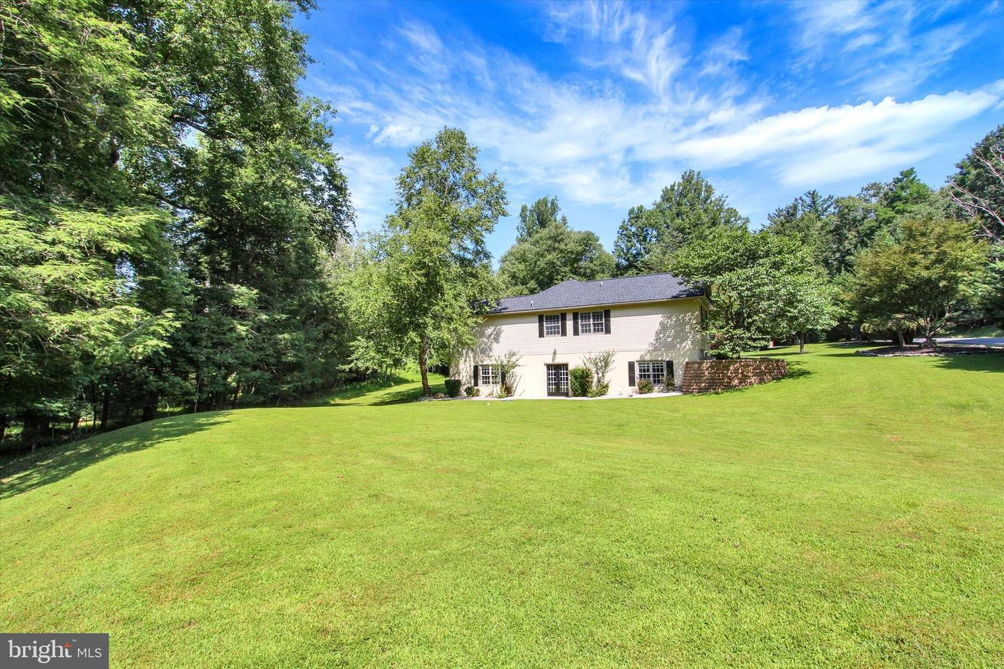 1050 Jack Rd Property Photo 2