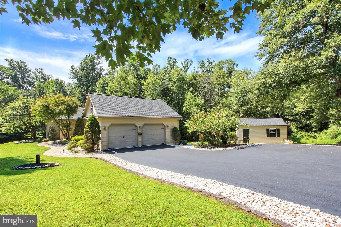 1050 Jack Rd Property Photo 4