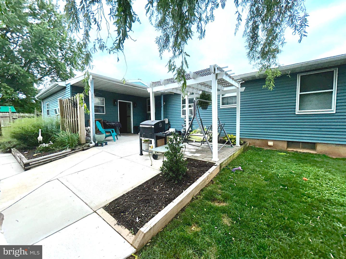 4 Corey Ln Property Photo 5