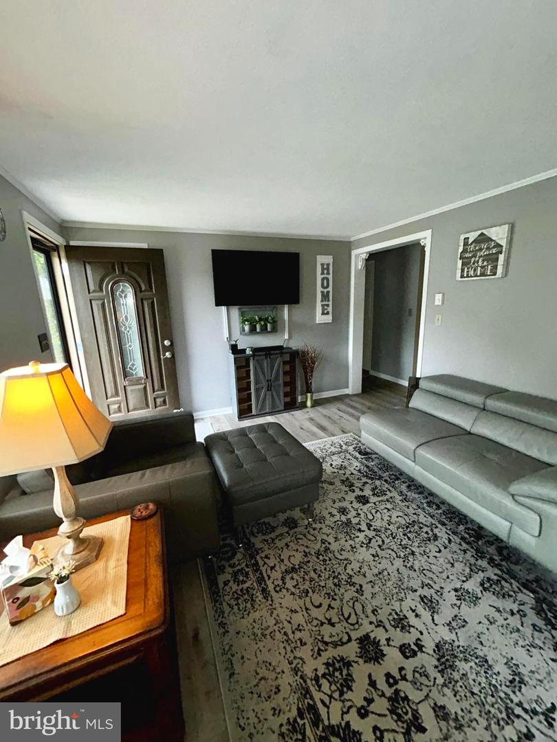 4 Corey Ln Property Photo 6